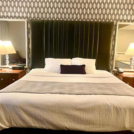 Park Manor Hotel คลิฟตันพาร์ค ภายนอก รูปภาพ A room at the hotel