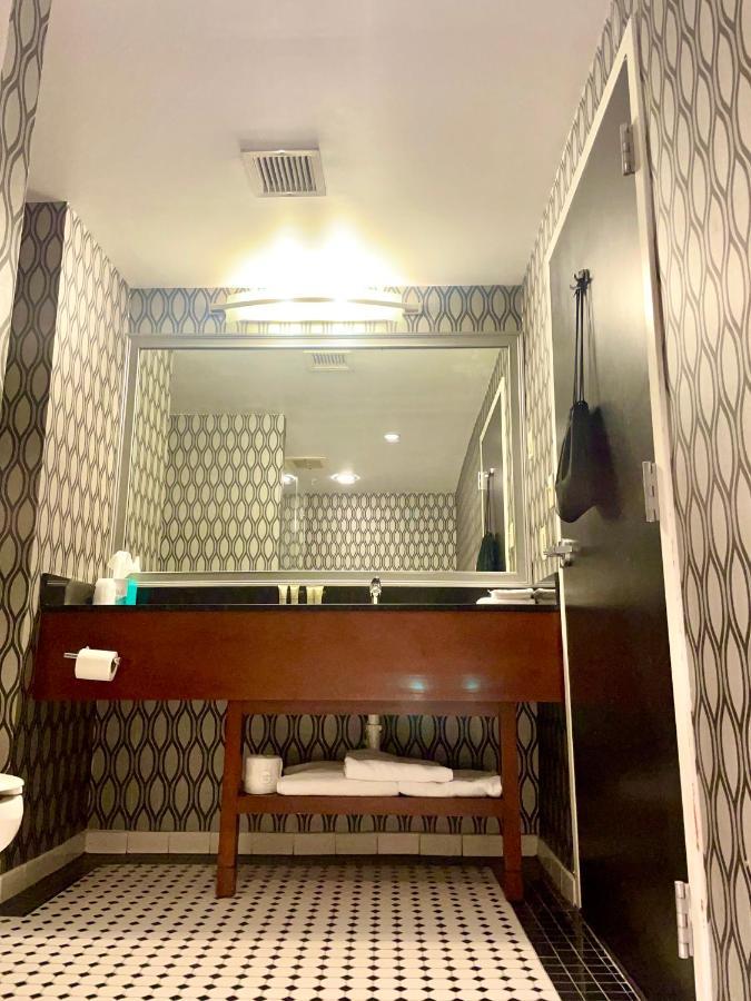 Park Manor Hotel คลิฟตันพาร์ค ภายนอก รูปภาพ Bathroom