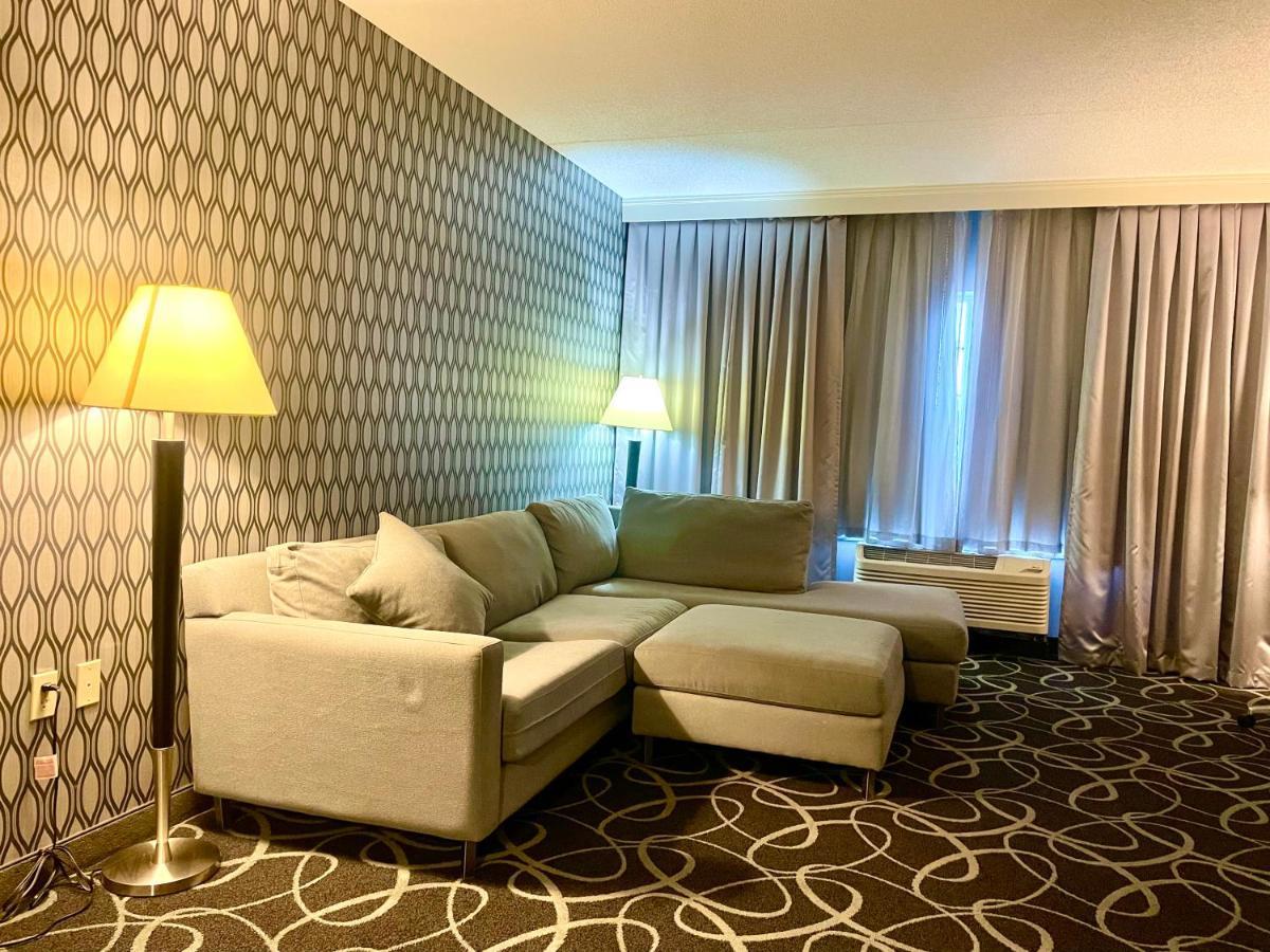 Park Manor Hotel คลิฟตันพาร์ค ภายนอก รูปภาพ A suite at the hotel