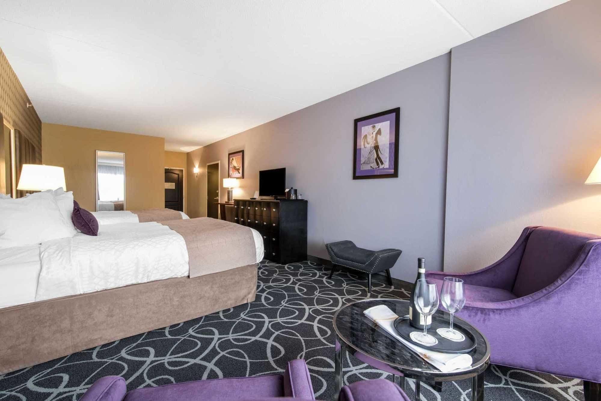 Park Manor Hotel คลิฟตันพาร์ค ภายนอก รูปภาพ A suite at the Hotel Indigo in San Francisco
