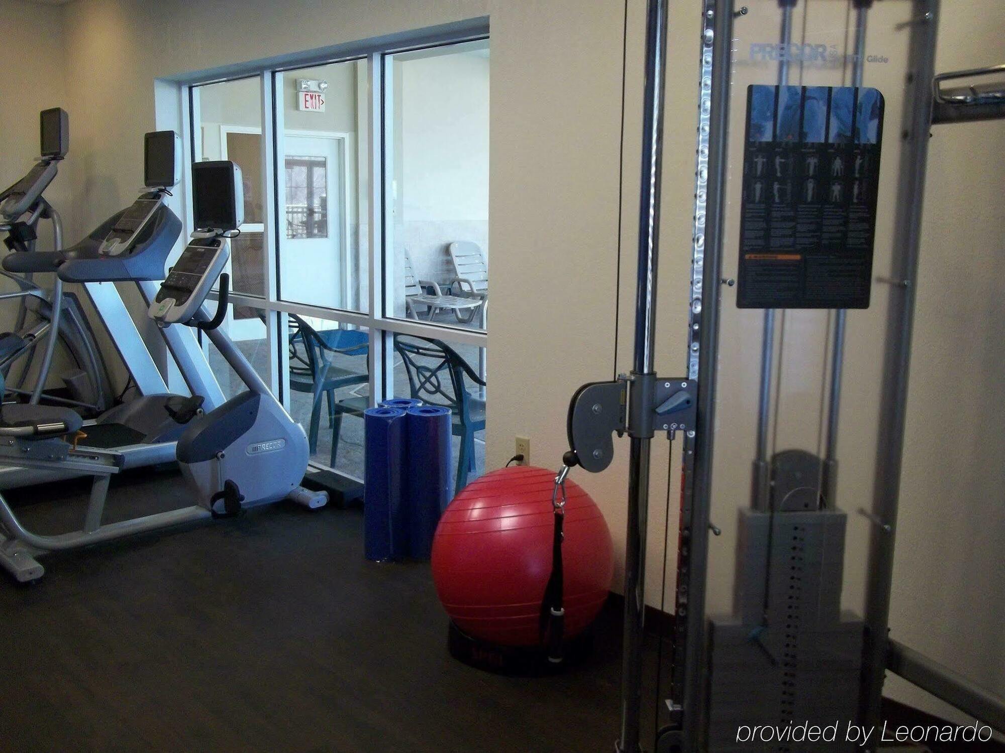 Park Manor Hotel คลิฟตันพาร์ค ภายนอก รูปภาพ A typical fitness center