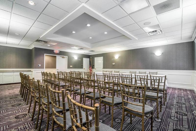 Park Manor Hotel คลิฟตันพาร์ค ภายนอก รูปภาพ The ballroom at the Hilton Garden Inn